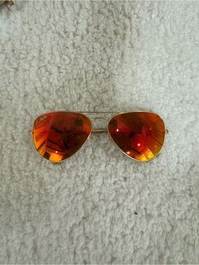 Ray-Ban Aviator Sunglasses - Gold Frame with Orange-Red Mirror Lenses